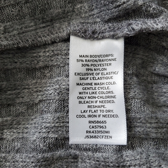 NWT Abound Gray Cropped Cardigan Sweater - Picture 4 of 4